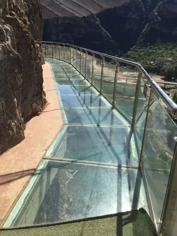 5月12日【超體驗】十渡龍湖灣破碎玻璃棧道+漂流+竹筏