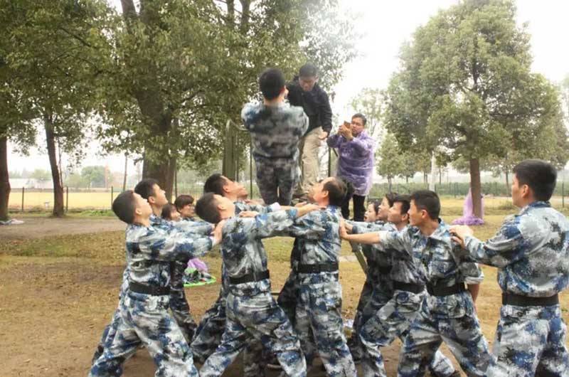 拓展培訓(xùn)基地讓參加者發(fā)現(xiàn)自己
